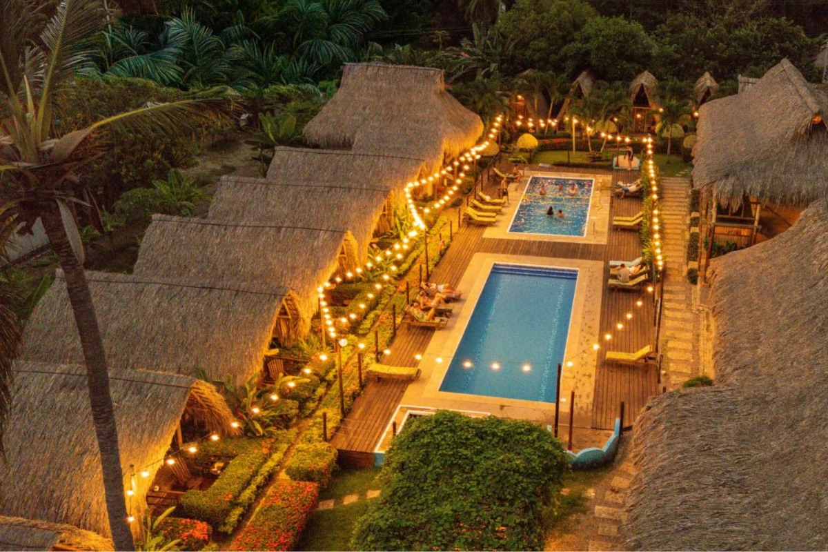 tiki hut hotel